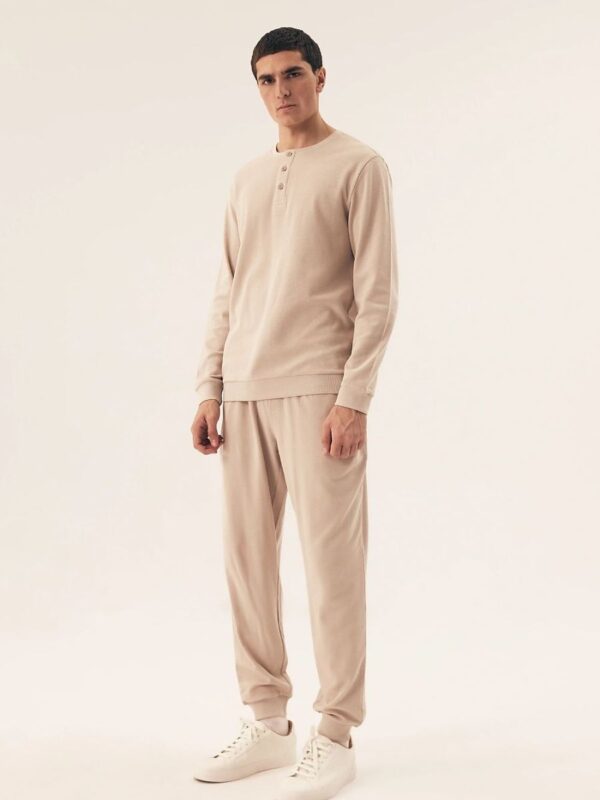 Pyjama Henderson